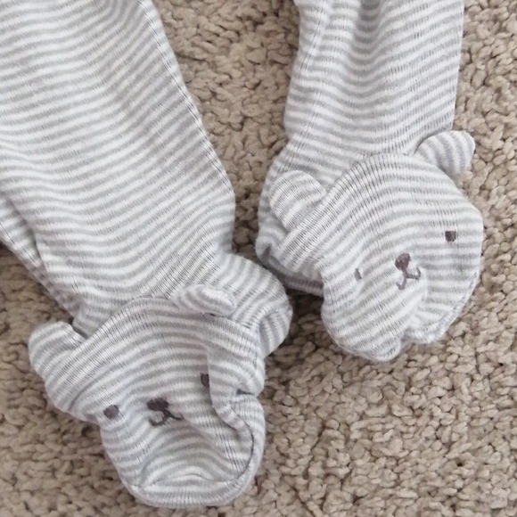 Carter's New Born Set - Picture 3 of 3